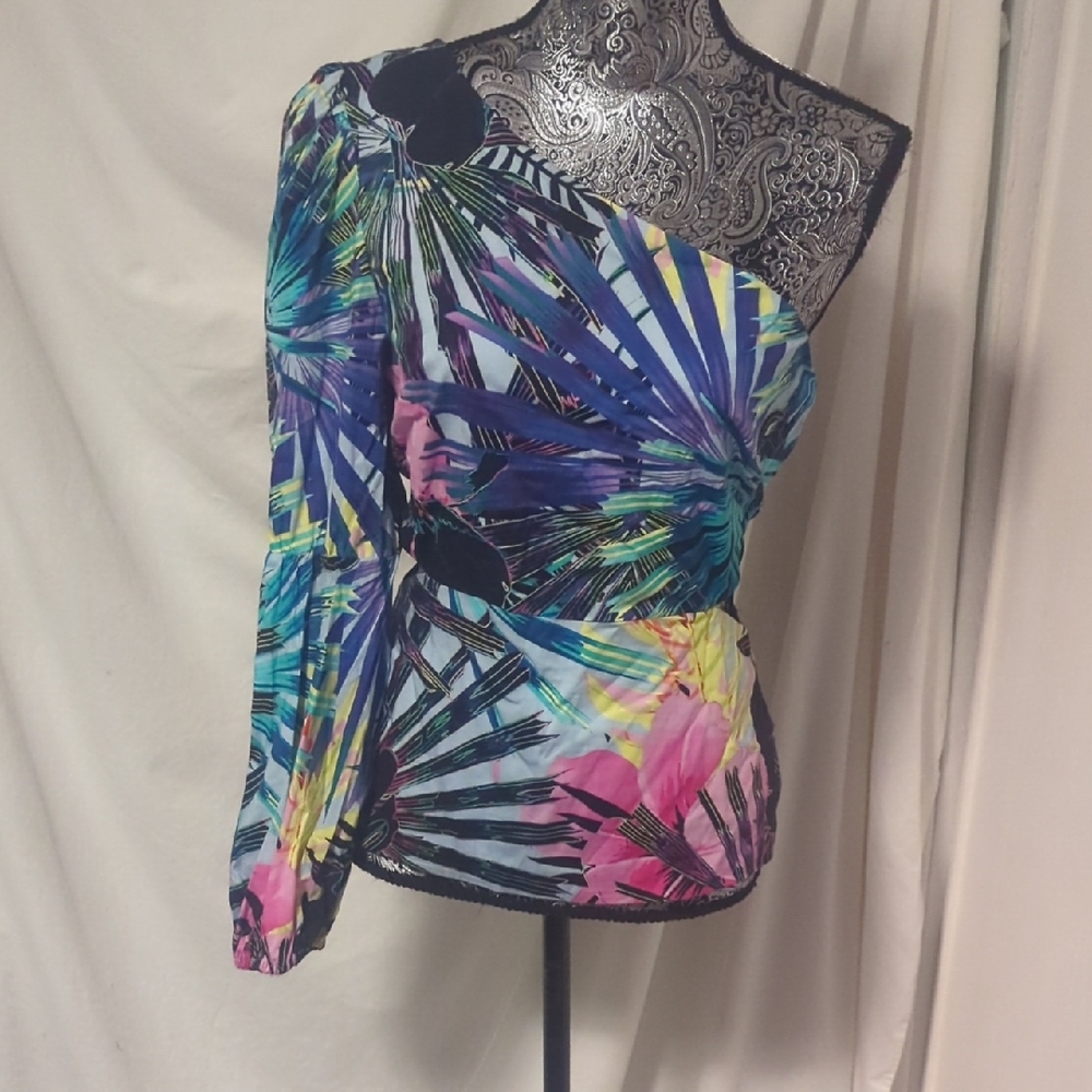 NWT Bebe Vibrant Tropical One-Shoulder Blouse